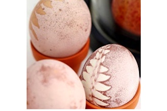 Eggs: Water Marbling and Natural Dyes
